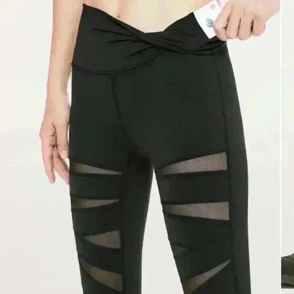 Lululemon Wunder Under Pant (Hi-Rise) *Tech Mesh 28"
Black - Picture 3 of 12